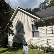 Vinyl-Siding-Cleaning-in-Brevard-NC 8